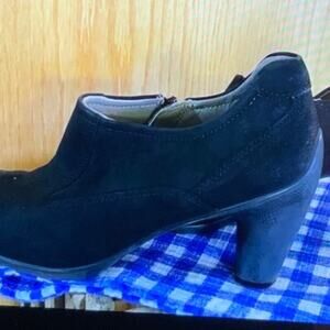 ￼ Ecco women’s ankle boots size 8 1/2 ( 39)